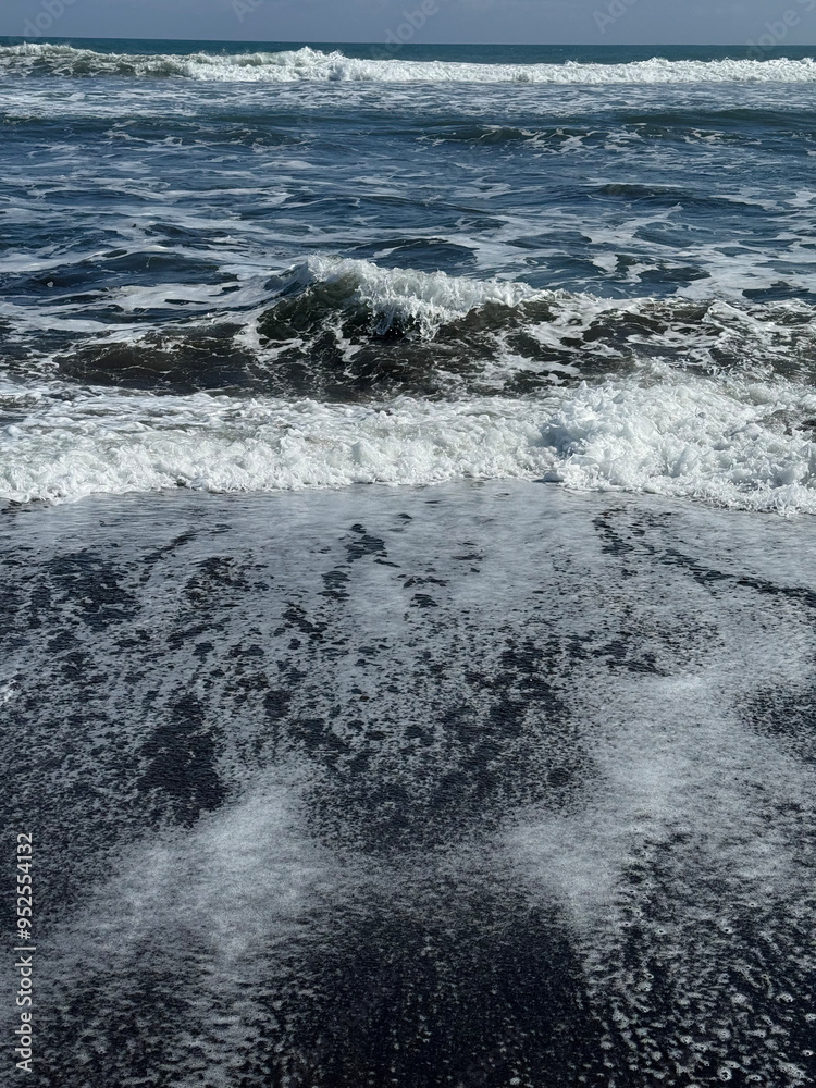 Fototapeta premium Beachscape with gentle waves