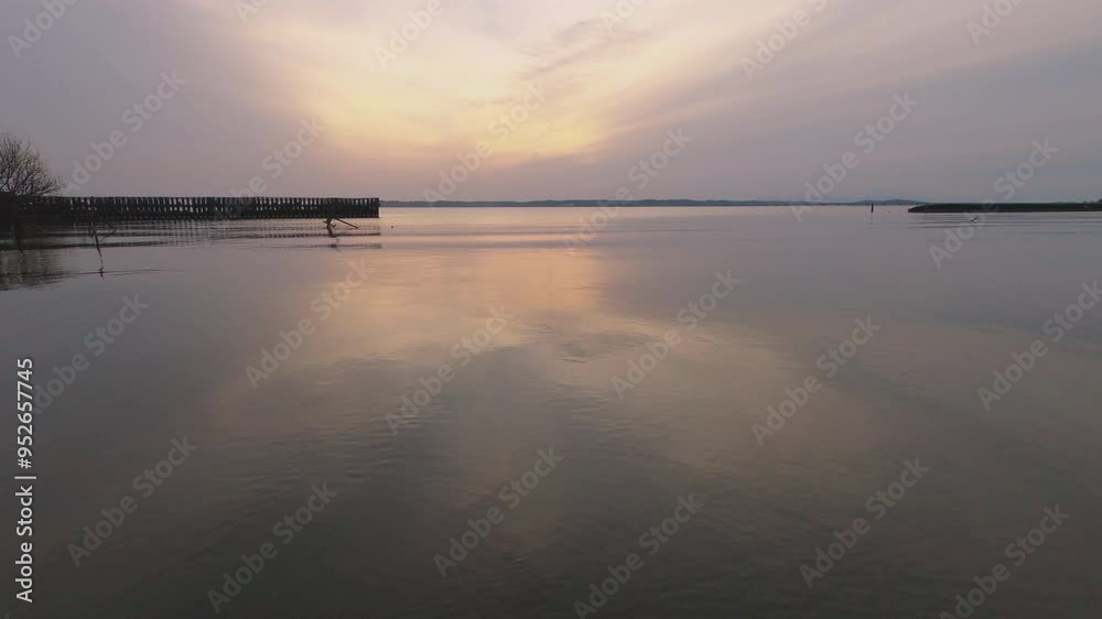夕暮れの霞ヶ浦の風景