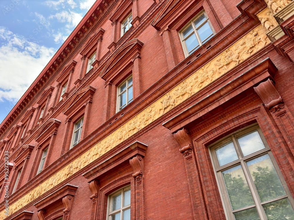 Obraz premium Windows & facade of National Building Museum in Washington, DC