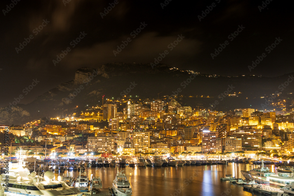 Fototapeta premium Panoramic view of Monte Carlo marina and cityscape