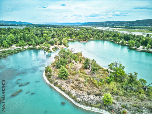 Étang de la Forestière - The lake near Manosque (Provence, France)