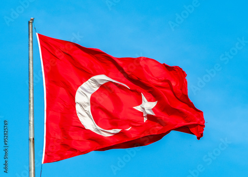 Canvastavla Turkish national flag: white crescent and star on a red background