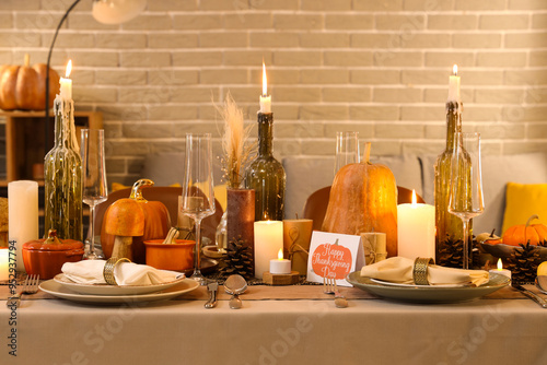 Beautiful table setting wit...