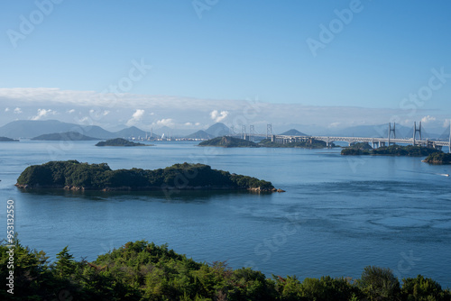 日本の岡山県倉敷市下津井の美しい瀬戸大橋