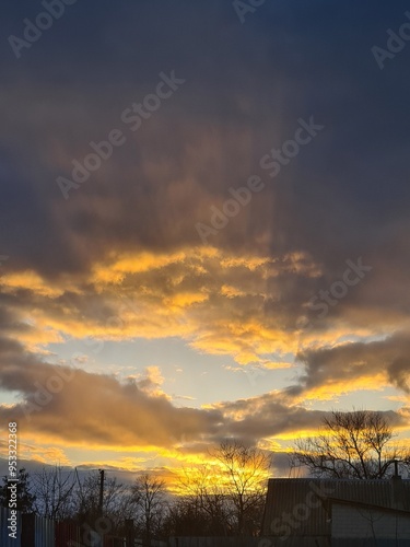 Serene Sunset Sky with Cirrus Clouds: A Perfect Background or Wallpaper
 photo