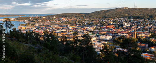 Högupplöst panorama över Sundsvall stenstad i Sverige med hela centrum synlig och havet i bakgrunden photo