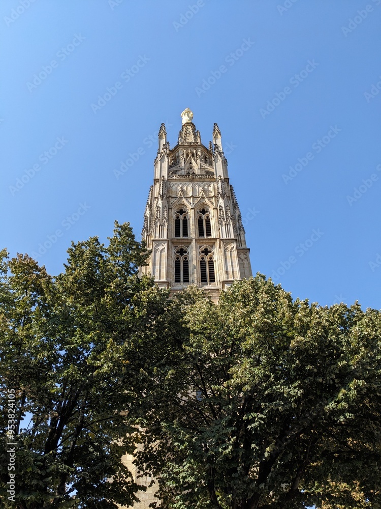 Obraz premium Overview of Bordeaux, France - August 2024