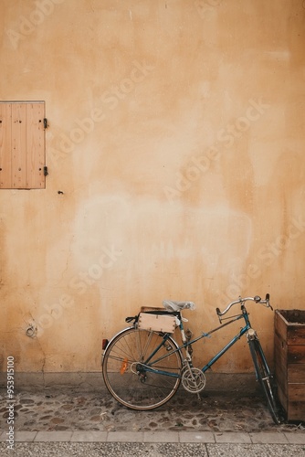 Fototapeta Naklejka Na Ścianę i Meble -  bike in a street of south of france