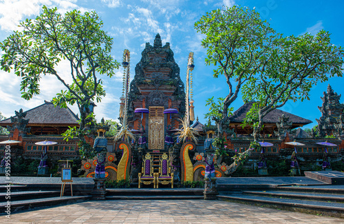 royal palace tempel in ubud photo