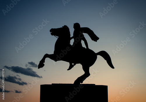 statue of the horse and man