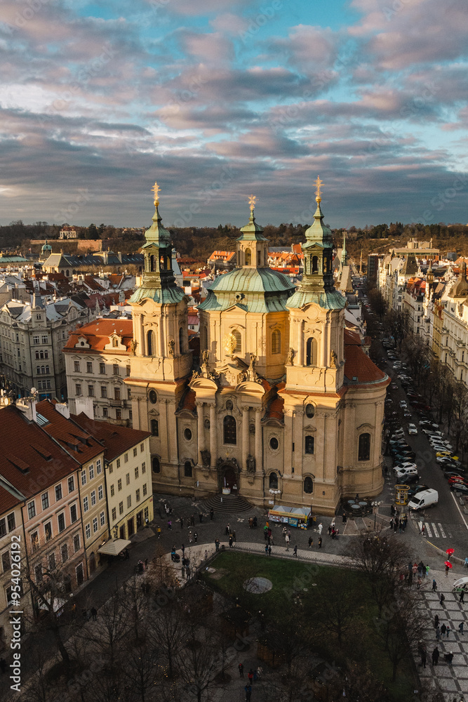 Obraz premium Beautiful winter sunset in Prague