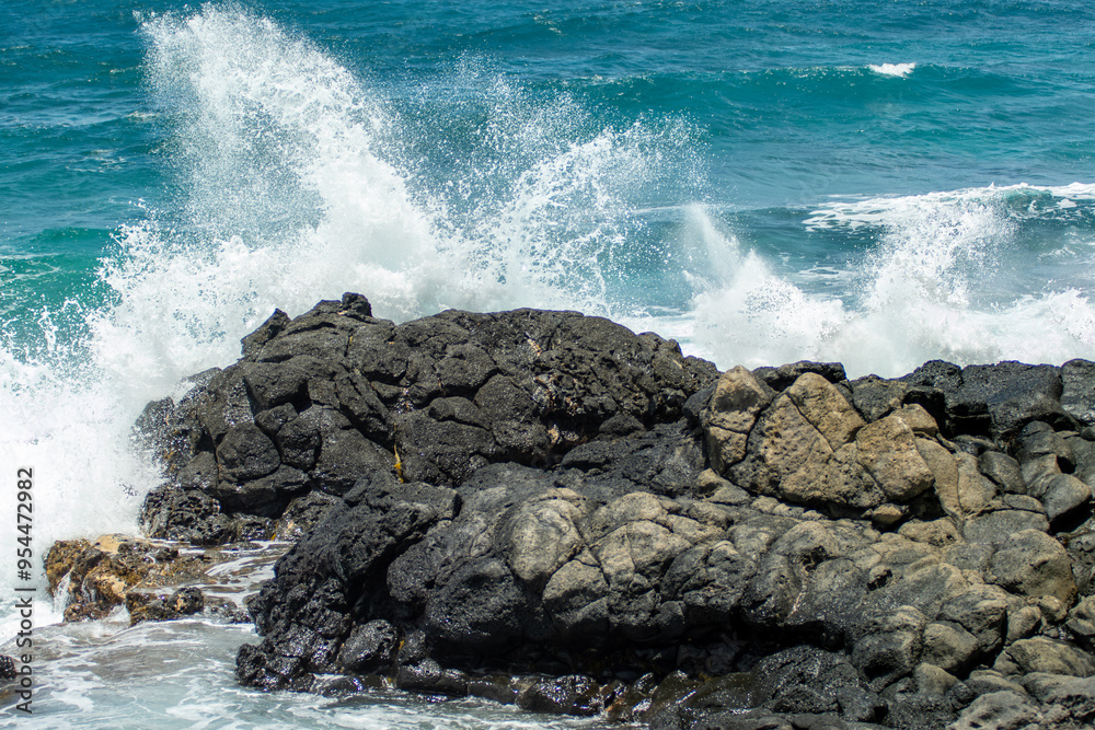 hawaii oahu coast waves crashing into cliffs hawaii oahu coast waves crashing into cliffs