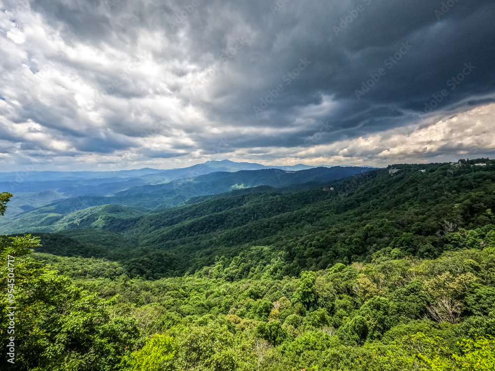 Fototapeta premium blowing rock overlook viewing area off blue ridge parkway scenery
