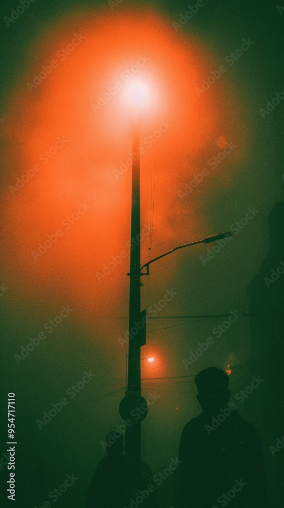 Urban Night, Fog, and Solitude: A Photographic Journey