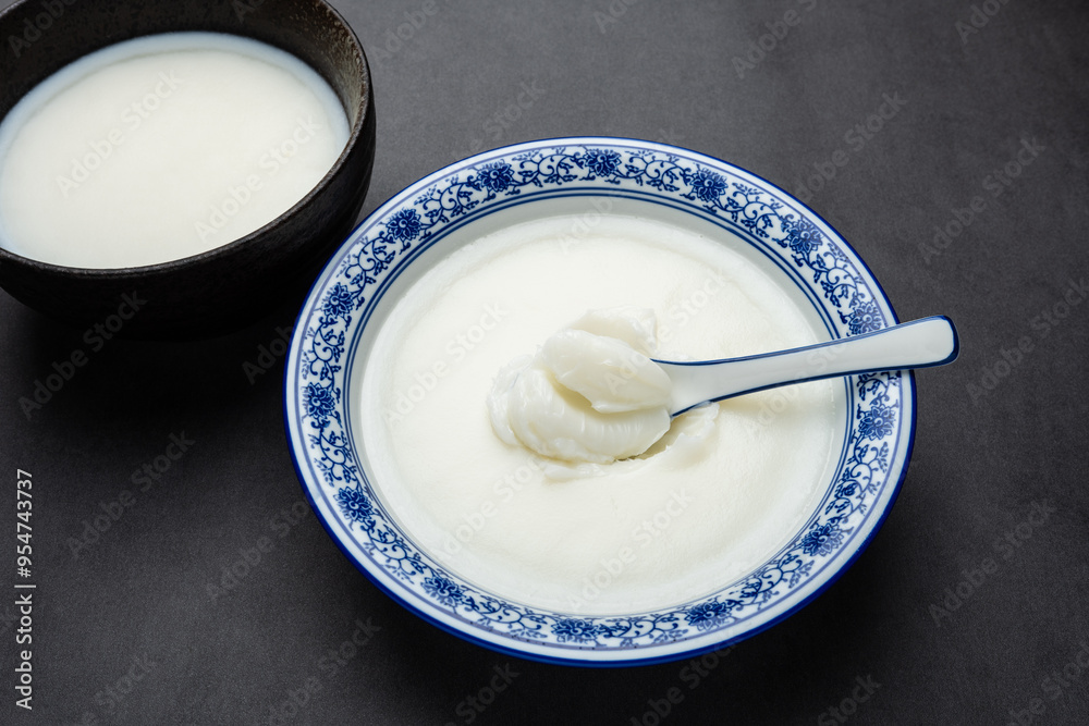 A bowl of white solidified lard A bowl of white solidified lard