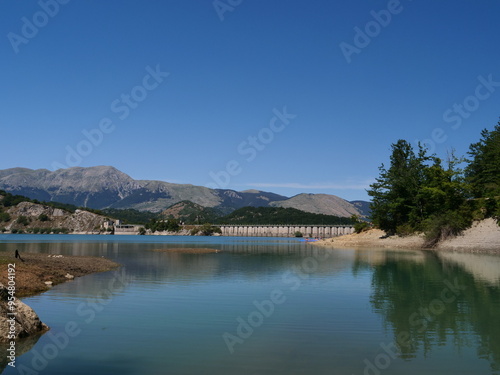 Fototapeta Naklejka Na Ścianę i Meble -  Lake Montagna Spaccata