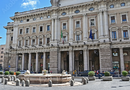 Roma, palazzo Colonna in piazza Colonna photo