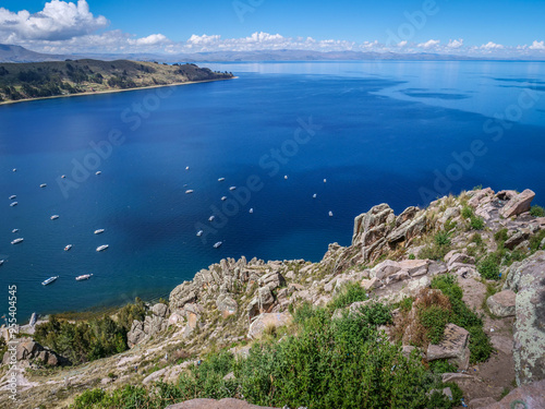 Calvaire et baie de Copacabana en Bolivie sur les bords du lac Titicaca