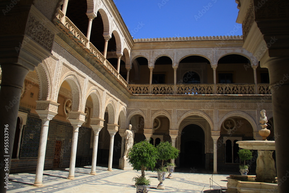 Fototapeta premium courtyard in a moorish palace