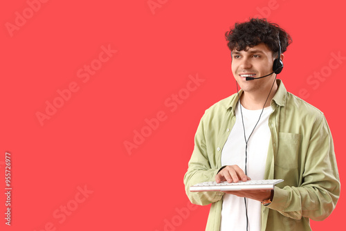 Male technical support agen...