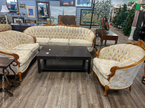 Vintage couches in thrift shop, Vintage, couches, thrift shop, thrift shopping, secondhand, interior, market, antique, antiquing, shopping, used, thrift, room, furniture, chair, home, house, design, l photo