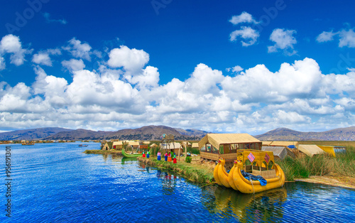 Fototapeta Naklejka Na Ścianę i Meble -  Titicaca lake . Totora boat on the Titicaca lake near Puno, Peru.