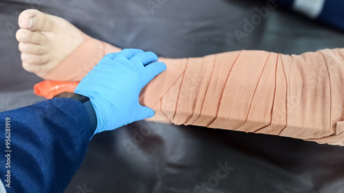 splinting a leg bitten by a snake