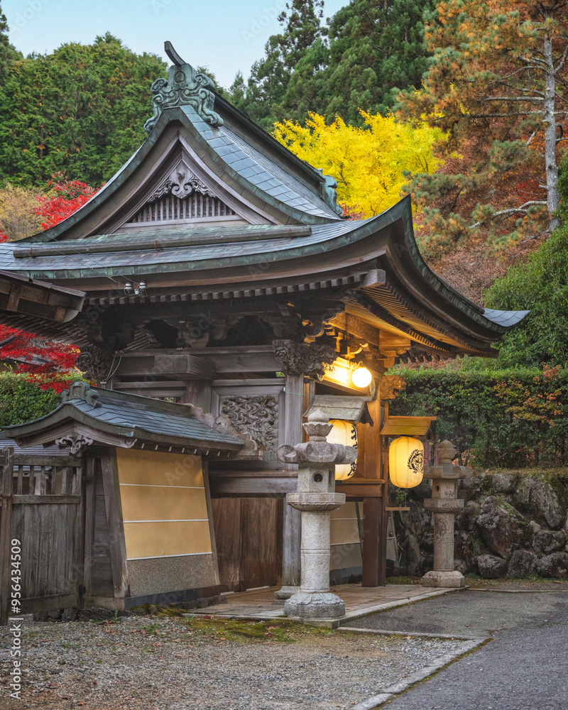 entrono y detalles del pueblo de Koyasan en Japon entrono y detalles del pueblo de Koyasan en Japon