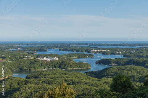 Wallpaper Mural 日本　三重県志摩市にある横山展望台からの眺める島々と英虞湾 Torontodigital.ca