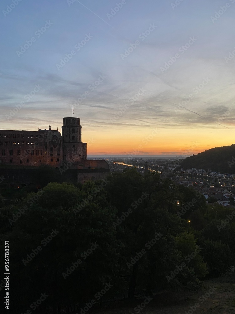 Obraz premium sunset over the fortress