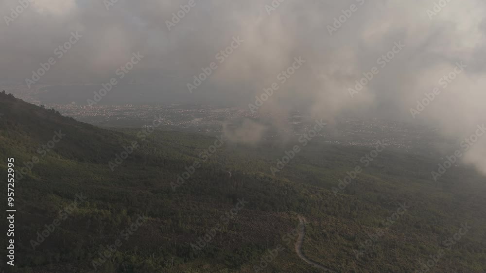 Vesuvio vulcano - Napoli, Italia
Drone Dji air 3 Vesuvio vulcano - Napoli, Italia
Drone Dji air 3