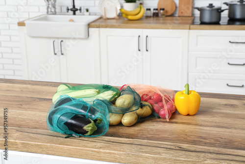 Eco bags with different fre...