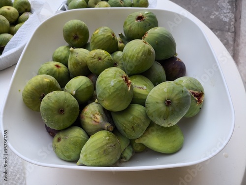 The delicious fresh figs for a healthy diet
 photo