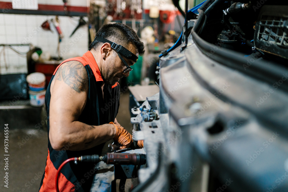 Dedicated Mechanic at Work Dedicated Mechanic at Work