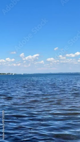 Wallpaper Mural timelapse video, Insel am See, See und Himmel, Chiemsee Torontodigital.ca