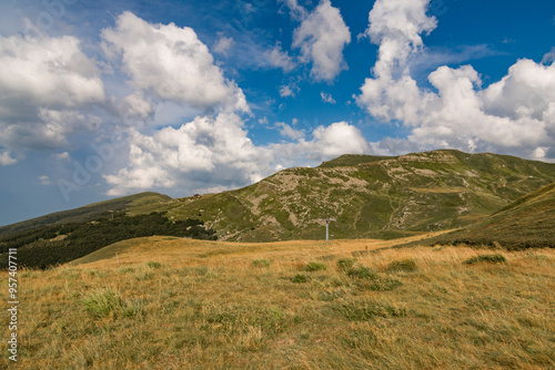 Paesaggi e sentieri di montagna ad agosto