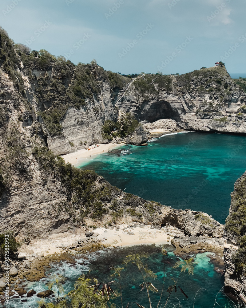 Obraz premium tropical beach cliff