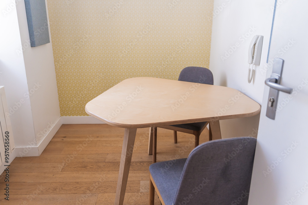 Cozy Meeting Room With Table And Chairs Cozy Meeting Room With Table And Chairs