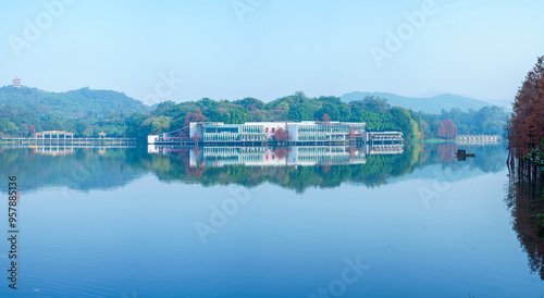 Lake view of Guangzhou Baiyun Mountain Forest and Luhu Park