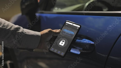 car keyless system,starting opening vehicle using smart phone app,unlocking automobile door with digital key smartphone mobile application