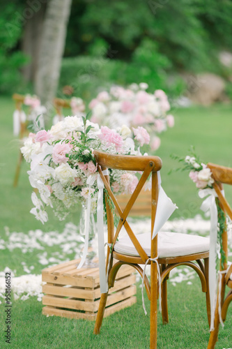Wallpaper Mural Flowers that decorate a romantic wedding ceremony. Torontodigital.ca