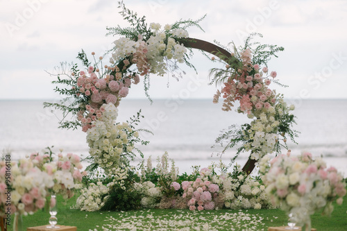 Wallpaper Mural Flowers that decorate a romantic wedding ceremony. Torontodigital.ca
