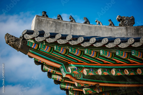 Obraz na płótnie Gyeongbokgung Palace is the palace of Joseon Dynasty. Roof. South Korea. Seoul . Architecture of Korea w salonie