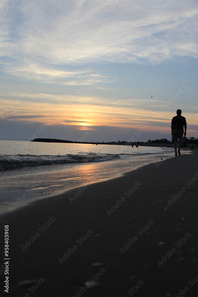 Naklejka premium sunset on the beach