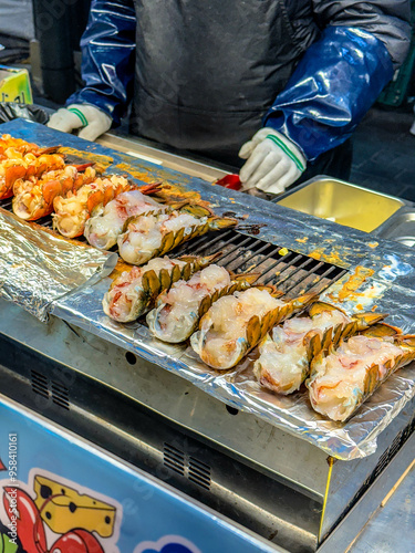 Obraz na płótnie Korean Street Food. Grilled lobster w salonie