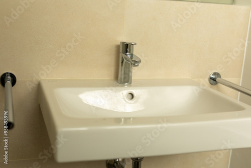Bathroom Sink with Chrome F...