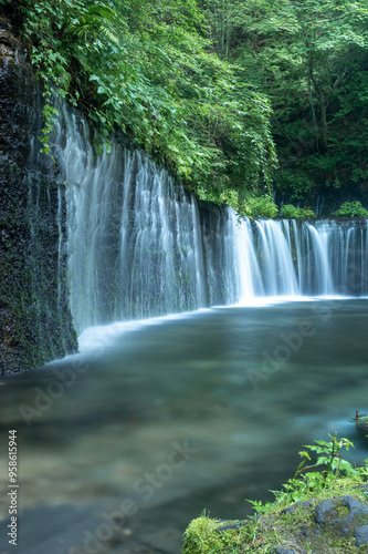 長野県軽井沢の白糸の滝