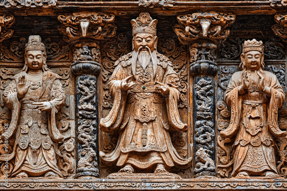 Intricately Carved Chinese Deities: A Glimpse into Ancient Mythology and Spiritual Beliefs. Intricately Carved Chinese Deities: A Glimpse into Ancient Mythology and Spiritual Beliefs.