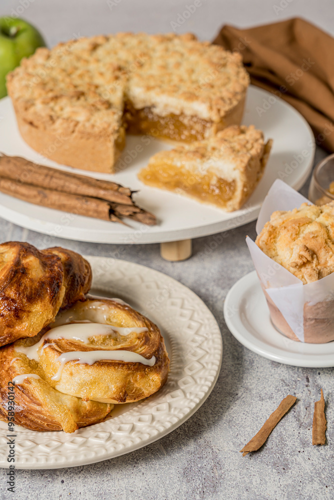 apple pie ready to eat cinnamon roll apple pie ready to eat cinnamon roll