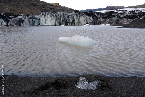 Obraz na płótnie Eiskalt am Sólheimajökull w salonie